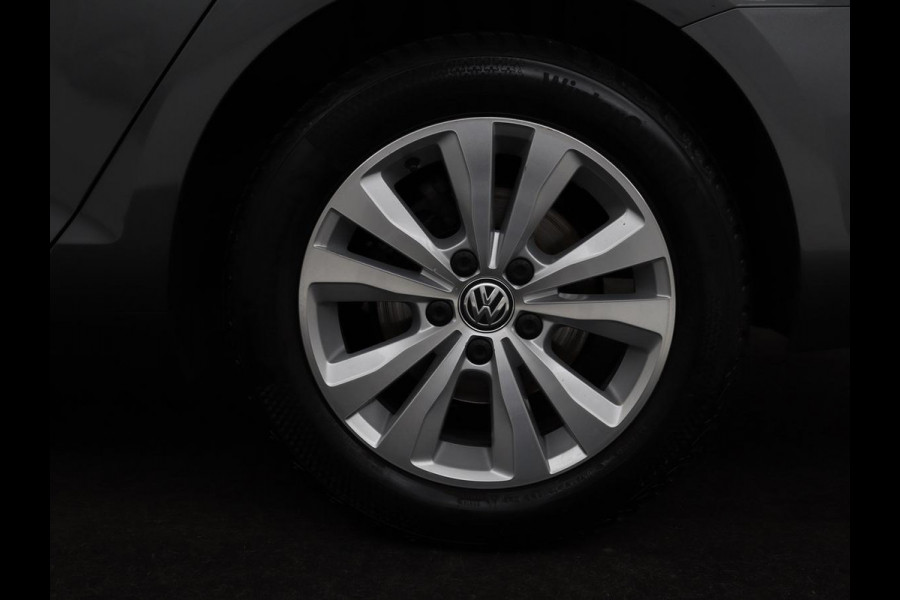 Volkswagen Golf 1.0 TSI Comfortline | Stoelverwarming | Carplay | Massage | Navigatie | ErgoActive | Adaptive cruise | Climate control | Parkeerhulp