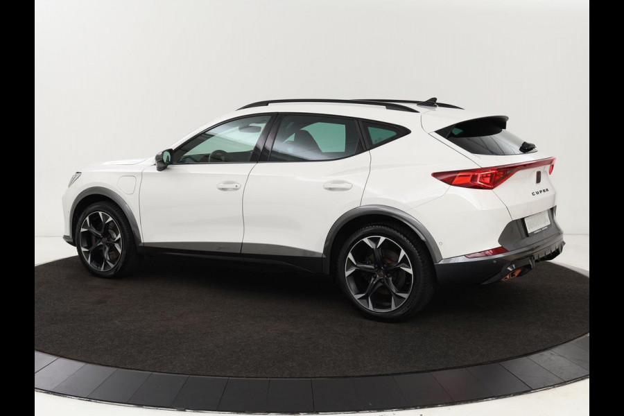 CUPRA Formentor 1.4 e-Hybrid VZ | 245pk | Camera | Adaptive cruise | Stuurverwarming | Sfeerverlichting | Navigatie | Keyless | Full LED | PHEV