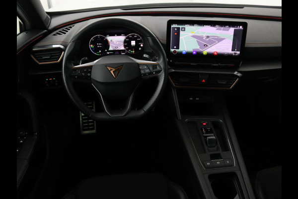 CUPRA Formentor 1.4 e-Hybrid VZ | 245pk | Camera | Adaptive cruise | Stuurverwarming | Sfeerverlichting | Navigatie | Keyless | Full LED | PHEV