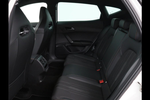 CUPRA Formentor 1.4 e-Hybrid VZ | 245pk | Camera | Adaptive cruise | Stuurverwarming | Sfeerverlichting | Navigatie | Keyless | Full LED | PHEV
