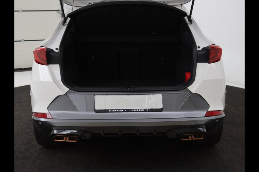 CUPRA Formentor 1.4 e-Hybrid VZ | 245pk | Camera | Adaptive cruise | Stuurverwarming | Sfeerverlichting | Navigatie | Keyless | Full LED | PHEV
