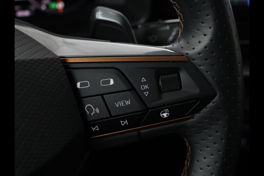 CUPRA Formentor 1.4 e-Hybrid VZ | 245pk | Camera | Adaptive cruise | Stuurverwarming | Sfeerverlichting | Navigatie | Keyless | Full LED | PHEV