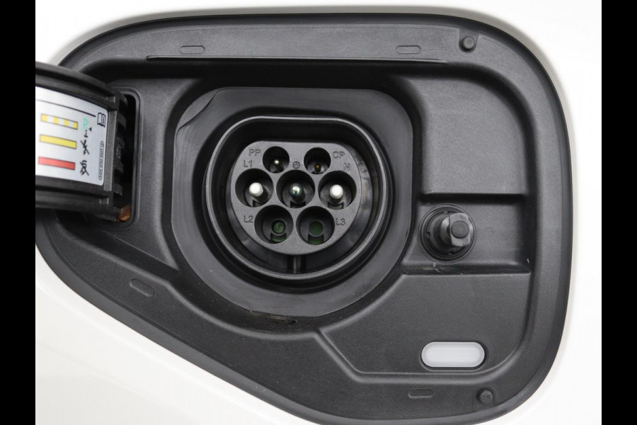 CUPRA Formentor 1.4 e-Hybrid VZ | 245pk | Camera | Adaptive cruise | Stuurverwarming | Sfeerverlichting | Navigatie | Keyless | Full LED | PHEV