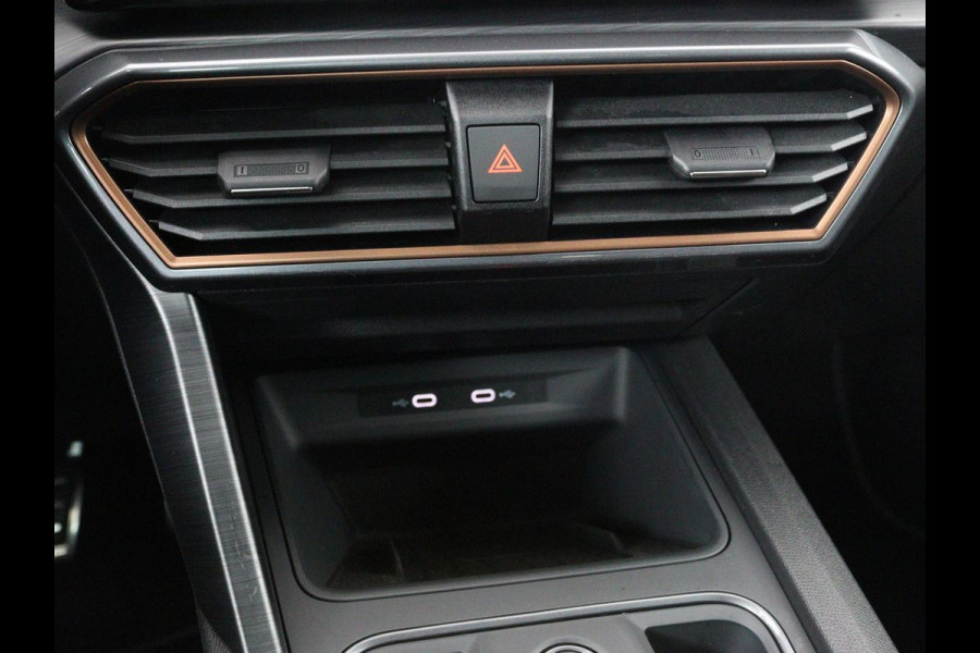 CUPRA Formentor 1.4 e-Hybrid VZ | 245pk | Camera | Adaptive cruise | Stuurverwarming | Sfeerverlichting | Navigatie | Keyless | Full LED | PHEV