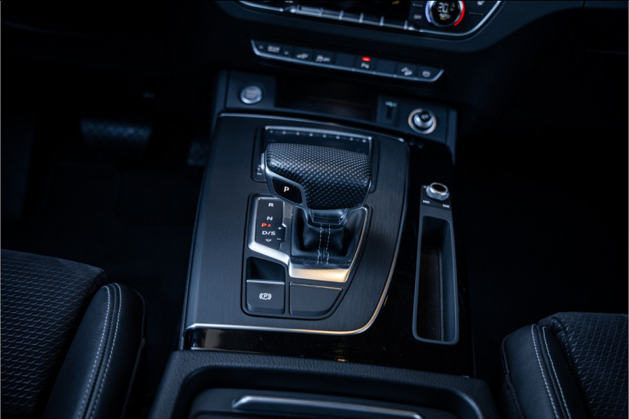 Audi Q5 50 TFSI e quattro S edition - S Line | Panorama | Luchtvering | HUD | Elektrische stoelen