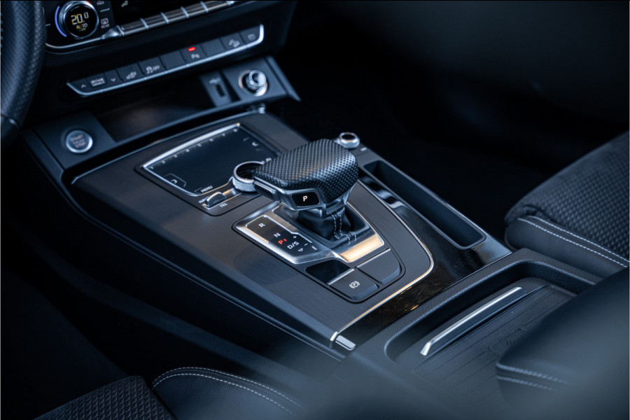 Audi Q5 50 TFSI e quattro S edition - S Line | Panorama | Luchtvering | HUD | Elektrische stoelen