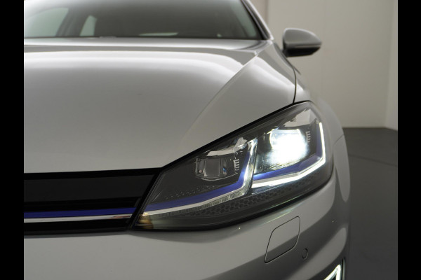 Volkswagen e-Golf e-Golf STOELVERWARMING | KEYLESS | RIJKLAAR INCL. 12 MND. BOVAGGARANTIE