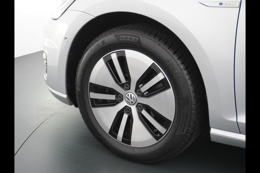 Volkswagen e-Golf e-Golf STOELVERWARMING | KEYLESS | RIJKLAAR INCL. 12 MND. BOVAGGARANTIE