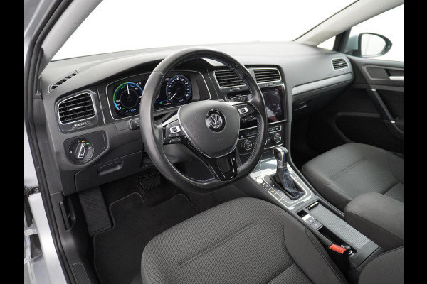 Volkswagen e-Golf e-Golf STOELVERWARMING | KEYLESS | RIJKLAAR INCL. 12 MND. BOVAGGARANTIE