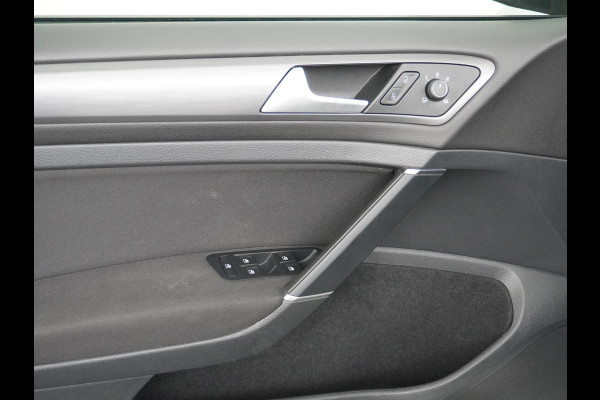 Volkswagen e-Golf e-Golf STOELVERWARMING | KEYLESS | RIJKLAAR INCL. 12 MND. BOVAGGARANTIE