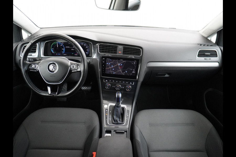 Volkswagen e-Golf e-Golf STOELVERWARMING | KEYLESS | RIJKLAAR INCL. 12 MND. BOVAGGARANTIE