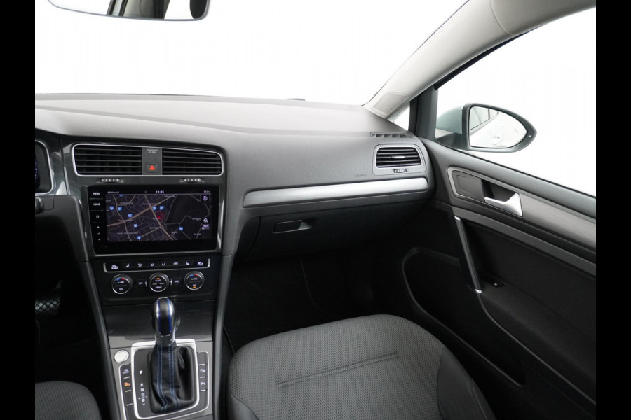 Volkswagen e-Golf e-Golf STOELVERWARMING | KEYLESS | RIJKLAAR INCL. 12 MND. BOVAGGARANTIE