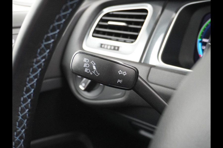 Volkswagen e-Golf e-Golf STOELVERWARMING | KEYLESS | RIJKLAAR INCL. 12 MND. BOVAGGARANTIE