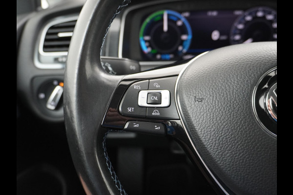 Volkswagen e-Golf e-Golf STOELVERWARMING | KEYLESS | RIJKLAAR INCL. 12 MND. BOVAGGARANTIE