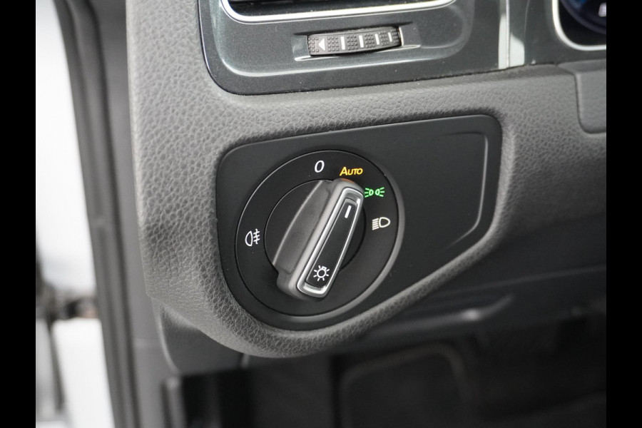 Volkswagen e-Golf e-Golf STOELVERWARMING | KEYLESS | RIJKLAAR INCL. 12 MND. BOVAGGARANTIE