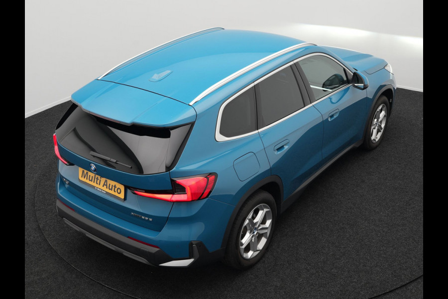 BMW X1 xDrive25e Plug In Hybrid 245pk Dealer O.H PHEV | Trekhaak af Fabriek | Adaptive Cruise | Sportstoelen Memory | Stuur & Stoelverwarming | Harman Kardon | Widescreen Navi | Sfeerverlichting | Keyless |