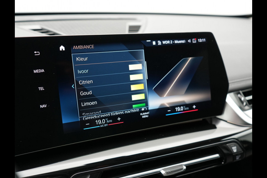 BMW X1 xDrive25e Plug In Hybrid 245pk Dealer O.H PHEV | Trekhaak af Fabriek | Adaptive Cruise | Sportstoelen Memory | Stuur & Stoelverwarming | Harman Kardon | Widescreen Navi | Sfeerverlichting | Keyless |