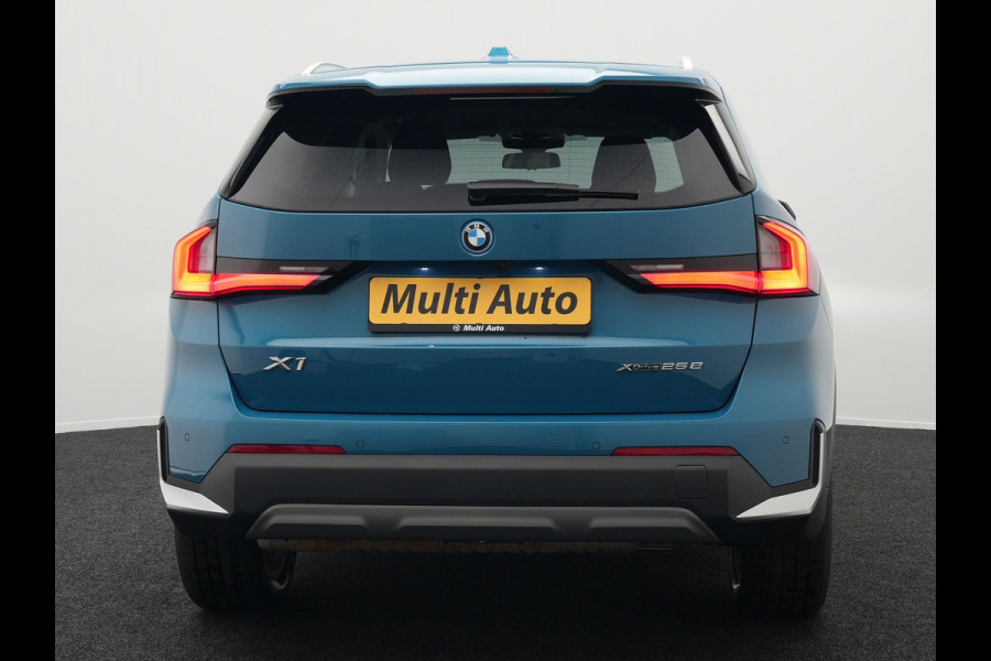 BMW X1 xDrive25e Plug In Hybrid 245pk Dealer O.H PHEV | Trekhaak af Fabriek | Adaptive Cruise | Sportstoelen Memory | Stuur & Stoelverwarming | Harman Kardon | Widescreen Navi | Sfeerverlichting | Keyless |