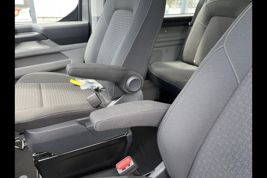 Ford Transit Custom 320 2.0 TDCI L2H1 Trend originele Ford DC 5 persoons / vaste prijs rijklaar € 43.650 ex btw / lease vanaf € 717 / dubbele schuifdeur links rechts / stoelverwarming / trekhaak !