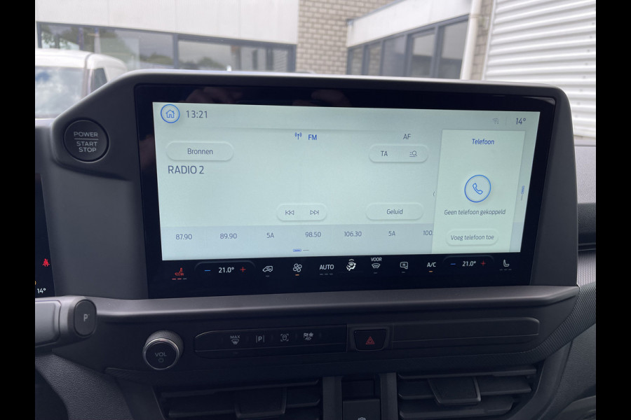 Ford Transit Custom 320 2.0 TDCI L2H1 Trend originele Ford DC 5 persoons / vaste prijs rijklaar € 43.650 ex btw / lease vanaf € 717 / dubbele schuifdeur links rechts / stoelverwarming / trekhaak !