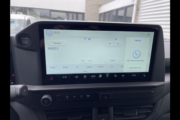 Ford Transit Custom 320 2.0 TDCI L2H1 Trend originele Ford DC 5 persoons / vaste prijs rijklaar € 43.650 ex btw / lease vanaf € 717 / dubbele schuifdeur links rechts / stoelverwarming / trekhaak !