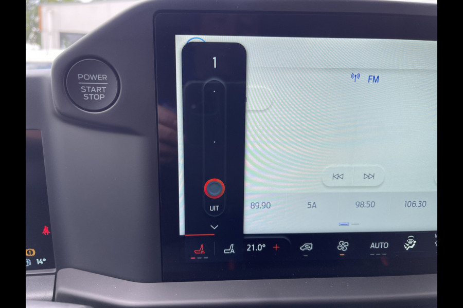 Ford Transit Custom 320 2.0 TDCI L2H1 Trend originele Ford DC 5 persoons / vaste prijs rijklaar € 43.650 ex btw / lease vanaf € 717 / dubbele schuifdeur links rechts / stoelverwarming / trekhaak !