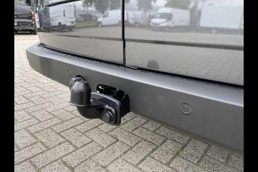 Ford Transit Custom 320 2.0 TDCI L2H1 Trend originele Ford DC 5 persoons / vaste prijs rijklaar € 43.650 ex btw / lease vanaf € 717 / dubbele schuifdeur links rechts / stoelverwarming / trekhaak !