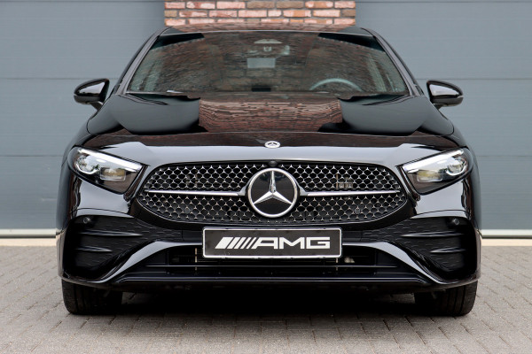 Mercedes-Benz A-Klasse 250 e AMG Line Premium Aut8 | Distronic | Panoramadak | Burmester | Verwarmd Stuurwiel | Keyless Go | Camera | Multibeam LED |