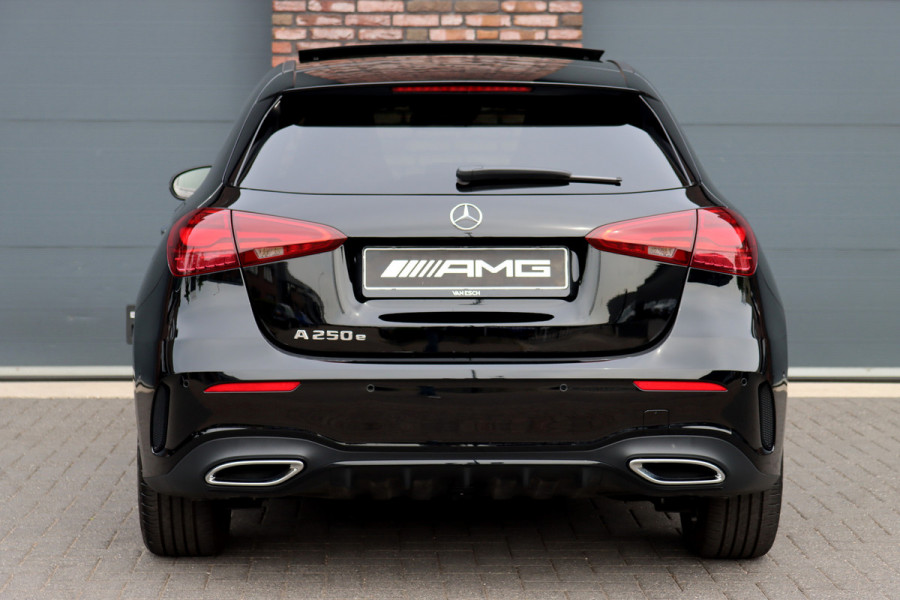 Mercedes-Benz A-Klasse 250 e AMG Line Premium Aut8 | Distronic | Panoramadak | Burmester | Verwarmd Stuurwiel | Keyless Go | Camera | Multibeam LED |