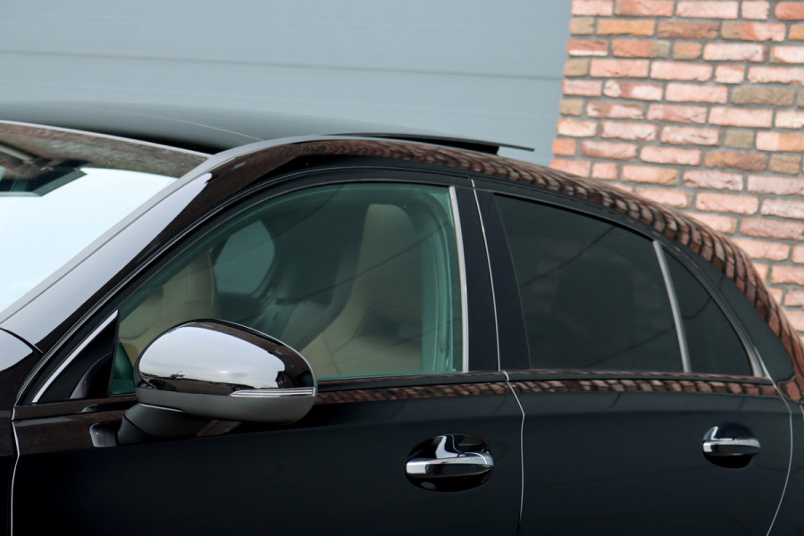 Mercedes-Benz A-Klasse 250 e AMG Line Premium Aut8 | Distronic | Panoramadak | Burmester | Verwarmd Stuurwiel | Keyless Go | Camera | Multibeam LED |
