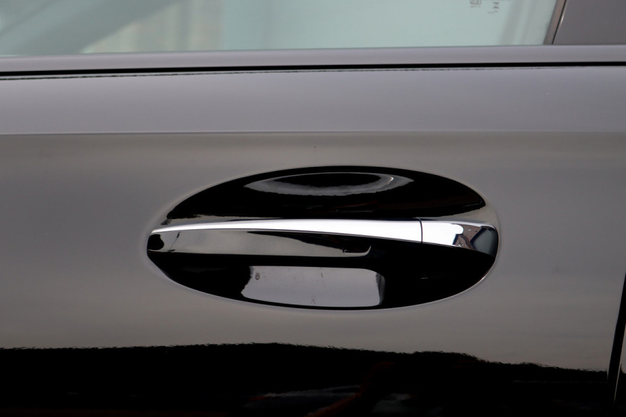 Mercedes-Benz A-Klasse 250 e AMG Line Premium Aut8 | Distronic | Panoramadak | Burmester | Verwarmd Stuurwiel | Keyless Go | Camera | Multibeam LED |