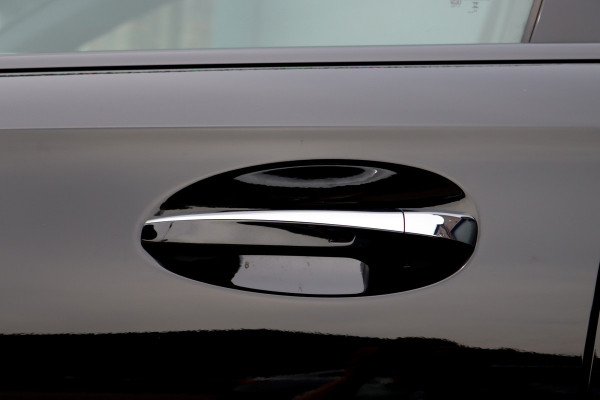 Mercedes-Benz A-Klasse 250 e AMG Line Premium Aut8 | Distronic | Panoramadak | Burmester | Verwarmd Stuurwiel | Keyless Go | Camera | Multibeam LED |