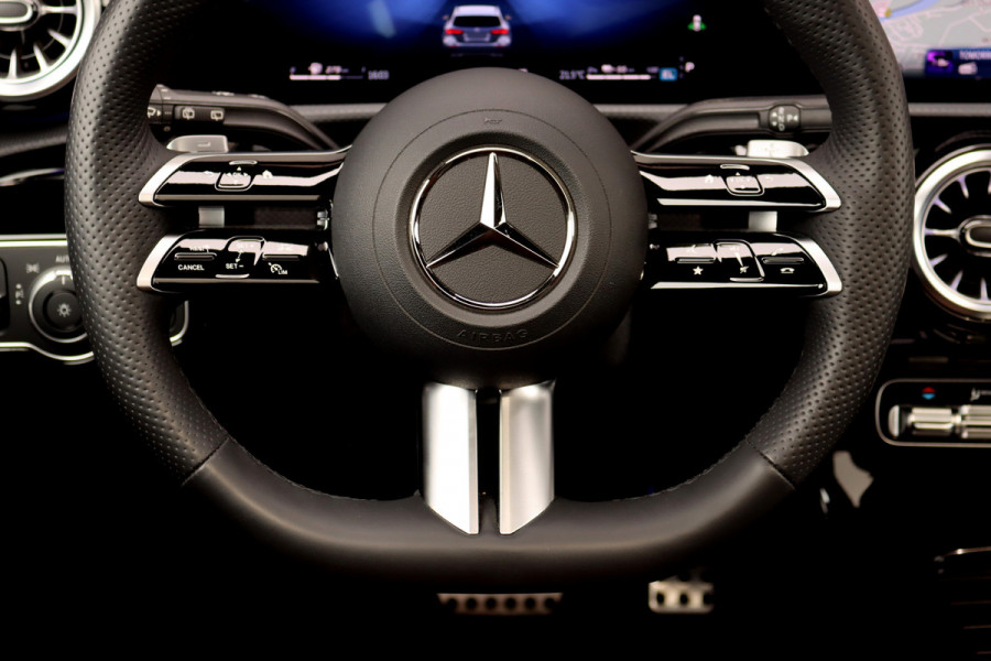Mercedes-Benz A-Klasse 250 e AMG Line Premium Aut8 | Distronic | Panoramadak | Burmester | Verwarmd Stuurwiel | Keyless Go | Camera | Multibeam LED |