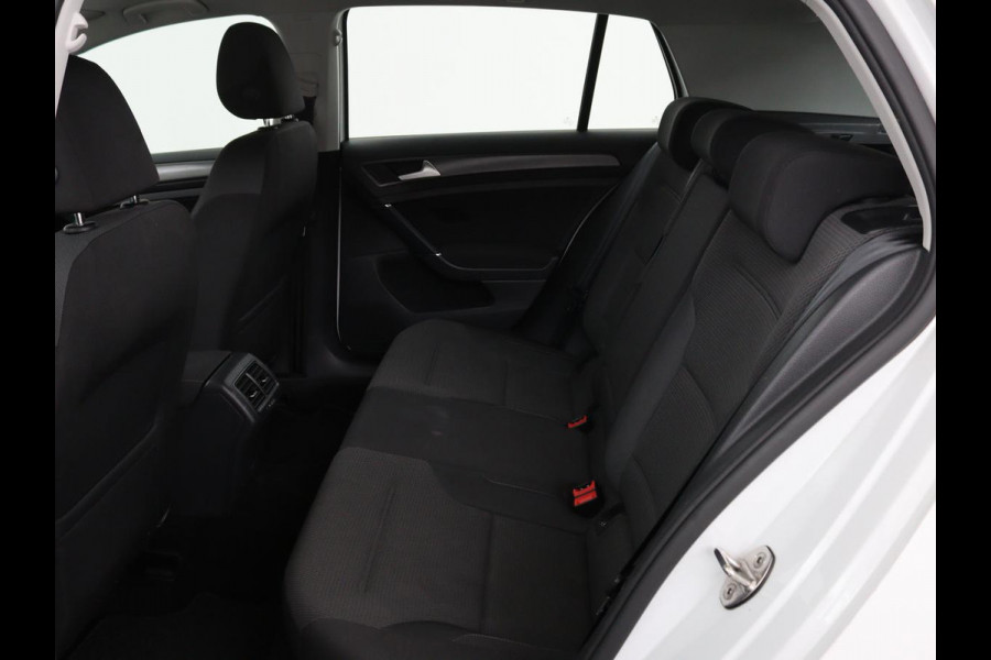 Volkswagen Golf 1.0 TSI Comfortline | 1e eigenaar | Carplay | Adaptive cruise | Navigatie | Climate control | Parkeerhulp | Bluetooth