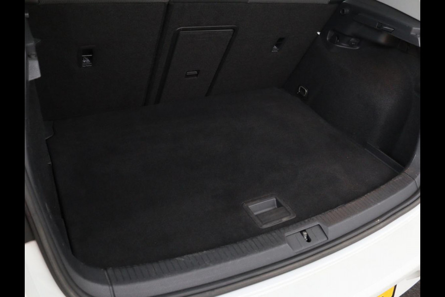 Volkswagen Golf 1.0 TSI Comfortline | 1e eigenaar | Carplay | Adaptive cruise | Navigatie | Climate control | Parkeerhulp | Bluetooth
