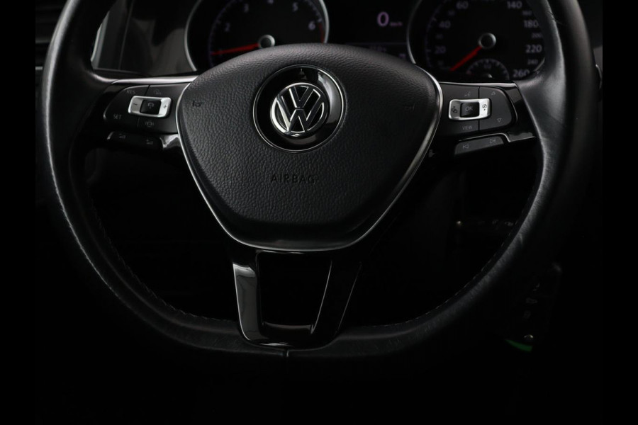 Volkswagen Golf 1.0 TSI Comfortline | 1e eigenaar | Carplay | Adaptive cruise | Navigatie | Climate control | Parkeerhulp | Bluetooth