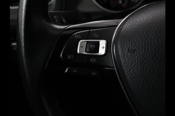 Volkswagen Golf 1.0 TSI Comfortline | 1e eigenaar | Carplay | Adaptive cruise | Navigatie | Climate control | Parkeerhulp | Bluetooth