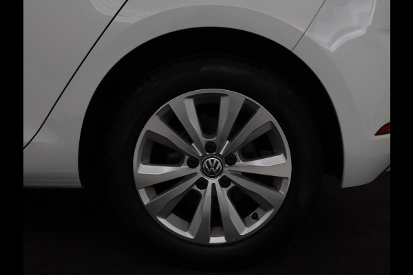 Volkswagen Golf 1.0 TSI Comfortline | 1e eigenaar | Carplay | Adaptive cruise | Navigatie | Climate control | Parkeerhulp | Bluetooth