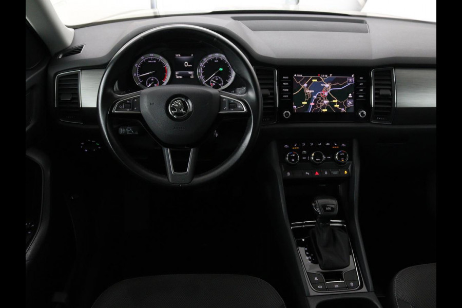 Škoda Kodiaq 1.4 TSI Ambition 7-persoons | Panoramadak | Stoel & stuurverwarming | Adaptive cruise | Trekhaak | Carplay | Full LED | Navigatie