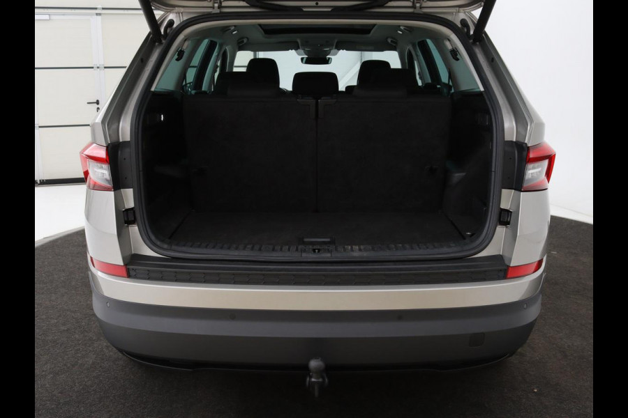 Škoda Kodiaq 1.4 TSI Ambition 7-persoons | Panoramadak | Stoel & stuurverwarming | Adaptive cruise | Trekhaak | Carplay | Full LED | Navigatie