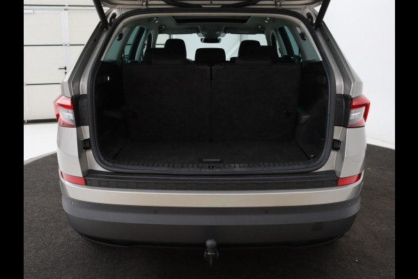 Škoda Kodiaq 1.4 TSI Ambition 7-persoons | Panoramadak | Stoel & stuurverwarming | Adaptive cruise | Trekhaak | Carplay | Full LED | Navigatie