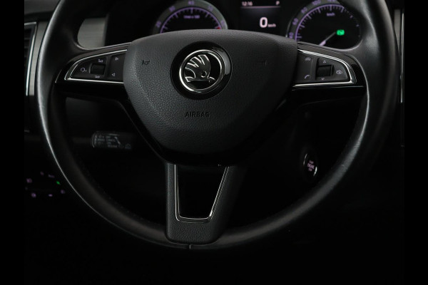 Škoda Kodiaq 1.4 TSI Ambition 7-persoons | Panoramadak | Stoel & stuurverwarming | Adaptive cruise | Trekhaak | Carplay | Full LED | Navigatie