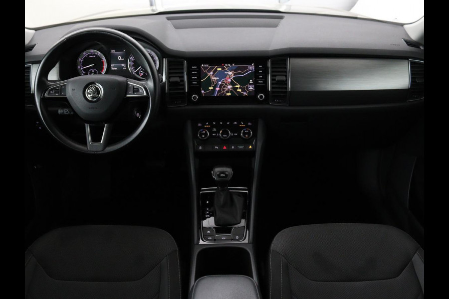 Škoda Kodiaq 1.4 TSI Ambition 7-persoons | Panoramadak | Stoel & stuurverwarming | Adaptive cruise | Trekhaak | Carplay | Full LED | Navigatie