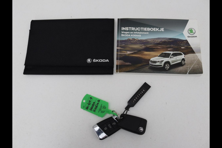 Škoda Kodiaq 1.4 TSI Ambition 7-persoons | Panoramadak | Stoel & stuurverwarming | Adaptive cruise | Trekhaak | Carplay | Full LED | Navigatie