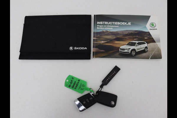 Škoda Kodiaq 1.4 TSI Ambition 7-persoons | Panoramadak | Stoel & stuurverwarming | Adaptive cruise | Trekhaak | Carplay | Full LED | Navigatie