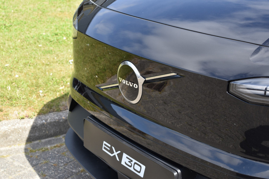 Volvo EX30 Single Motor Extended Range Core 69 kWh 6000,- korting | H&K | Camera | Blis | ACC | Climate