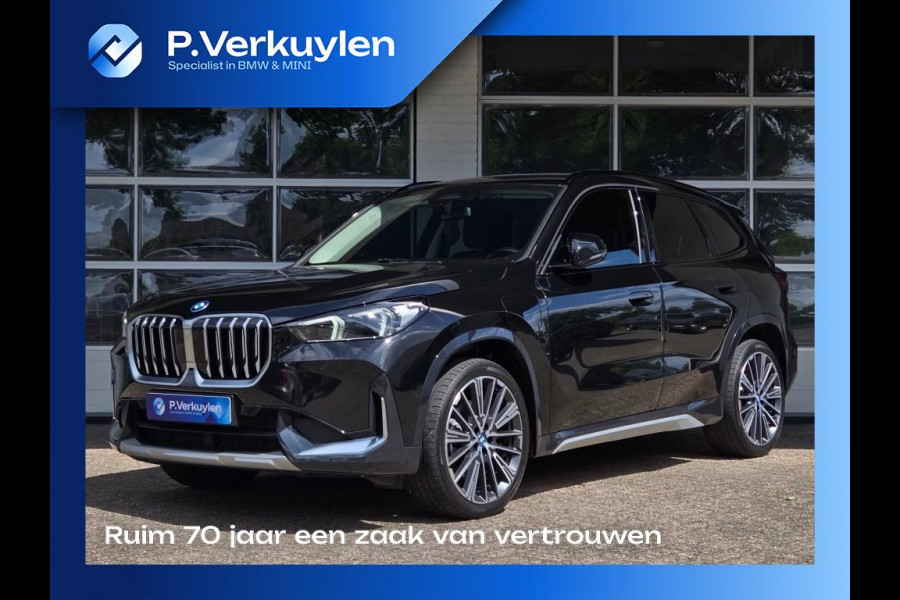 BMW X1 XDRIVE30E X-LINE I SPORTSTOELEN I LEDER I 20 INCH VELGEN I TREKHAAK I