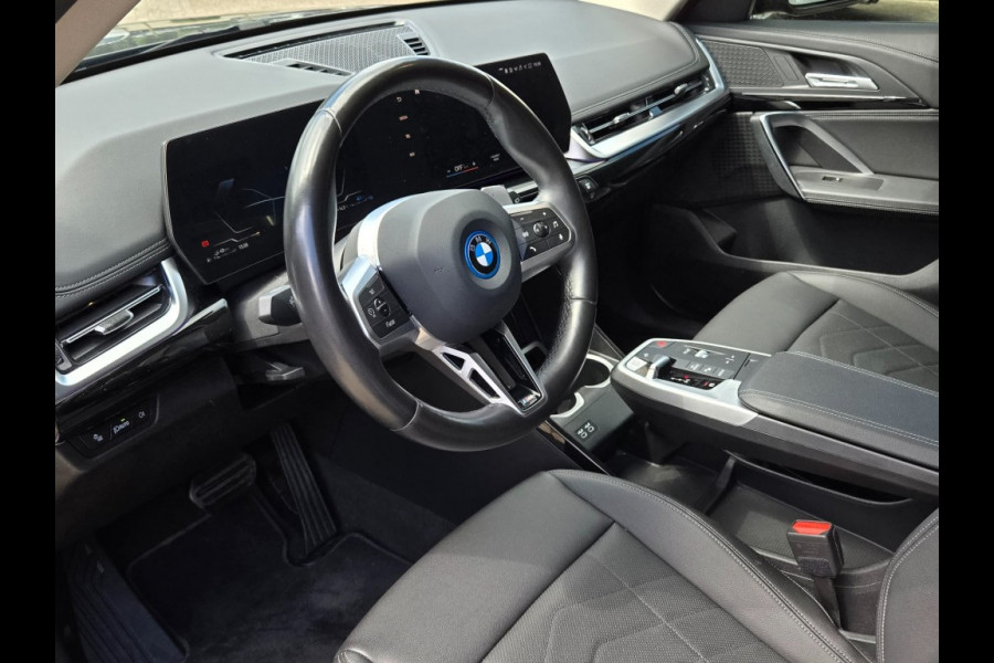 BMW X1 XDRIVE30E X-LINE I SPORTSTOELEN I LEDER I 20 INCH VELGEN I TREKHAAK I