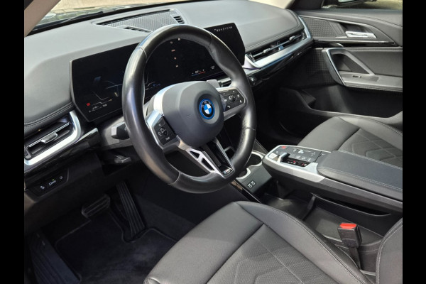 BMW X1 XDRIVE30E X-LINE I SPORTSTOELEN I LEDER I 20 INCH VELGEN I TREKHAAK I
