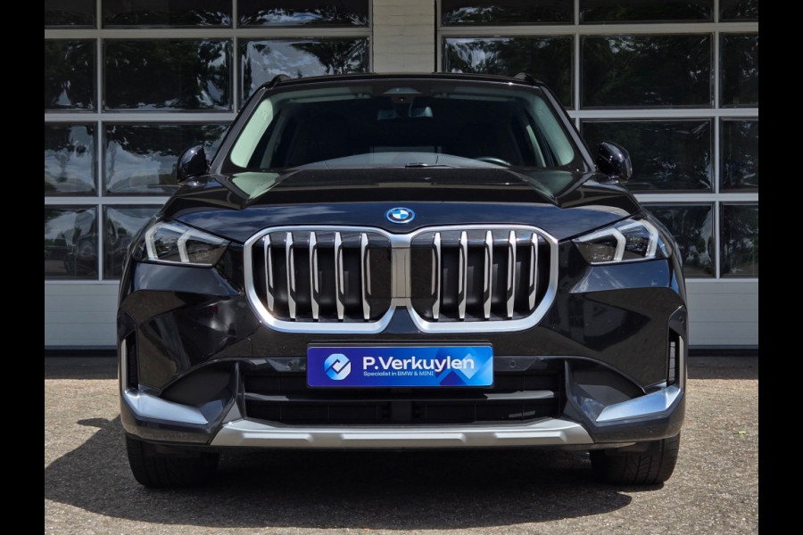 BMW X1 XDRIVE30E X-LINE I SPORTSTOELEN I LEDER I 20 INCH VELGEN I TREKHAAK I